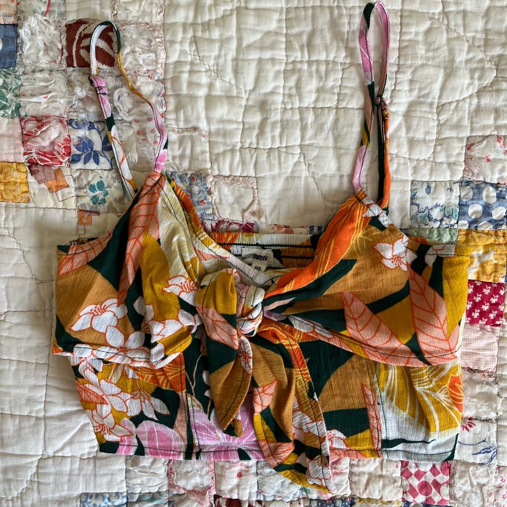 Aerie 🌺 Tropical Beach Floral Tie-Front Crop Top - Picture 2 of 3